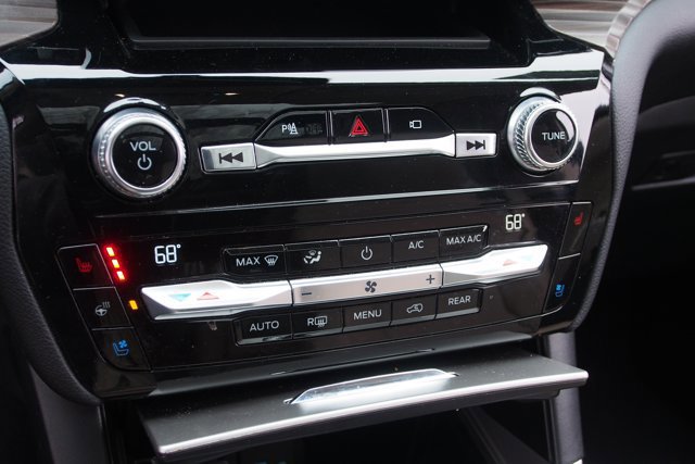 Certified 2021 Ford Explorer Limited w/ Hybrid Equipment Group 310A image 31