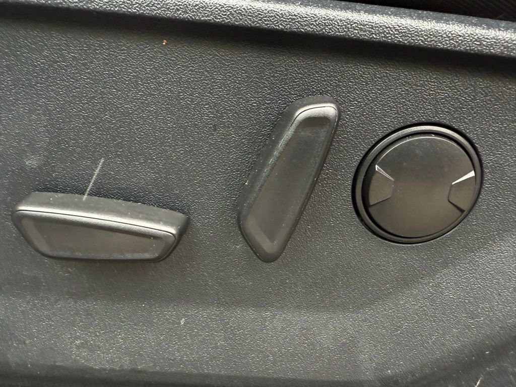 Certified 2022 Ford F150 XLT w/ Equipment Group 302A High image 19