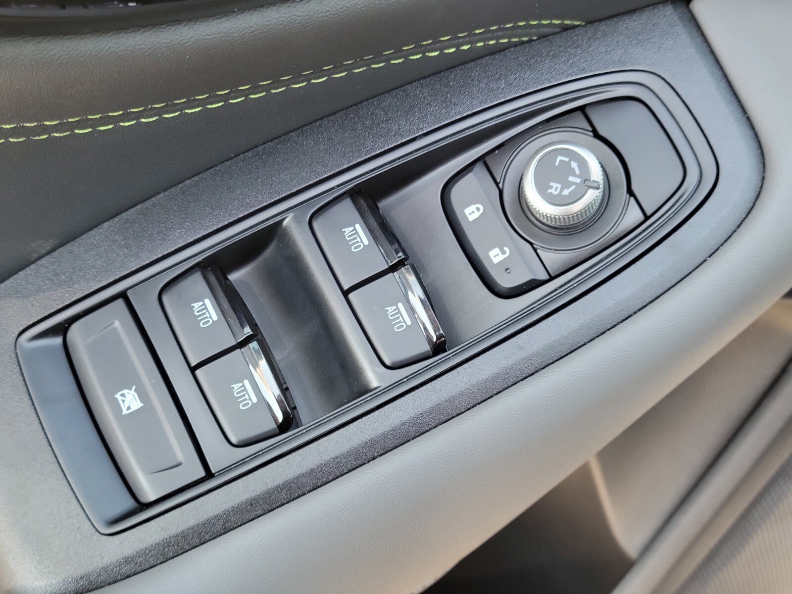 Used 2025 Subaru Outback Onyx Edition image 18