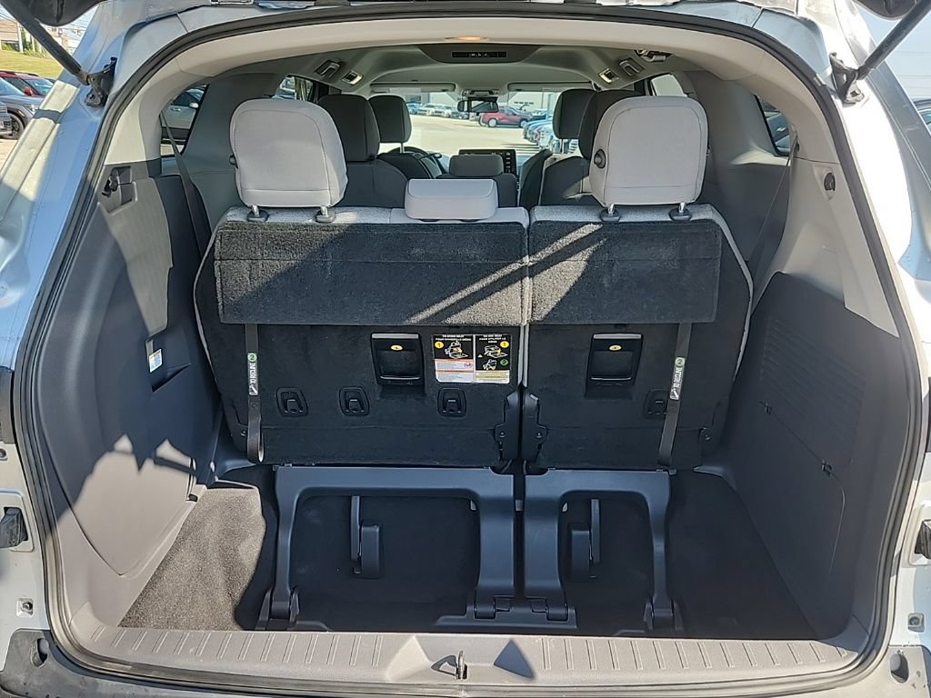 Used 2022 Toyota Sienna LE AWD/4WD image 20