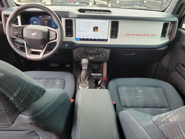 Certified 2025 Ford Bronco Heritage Edition AWD/4WD image 18
