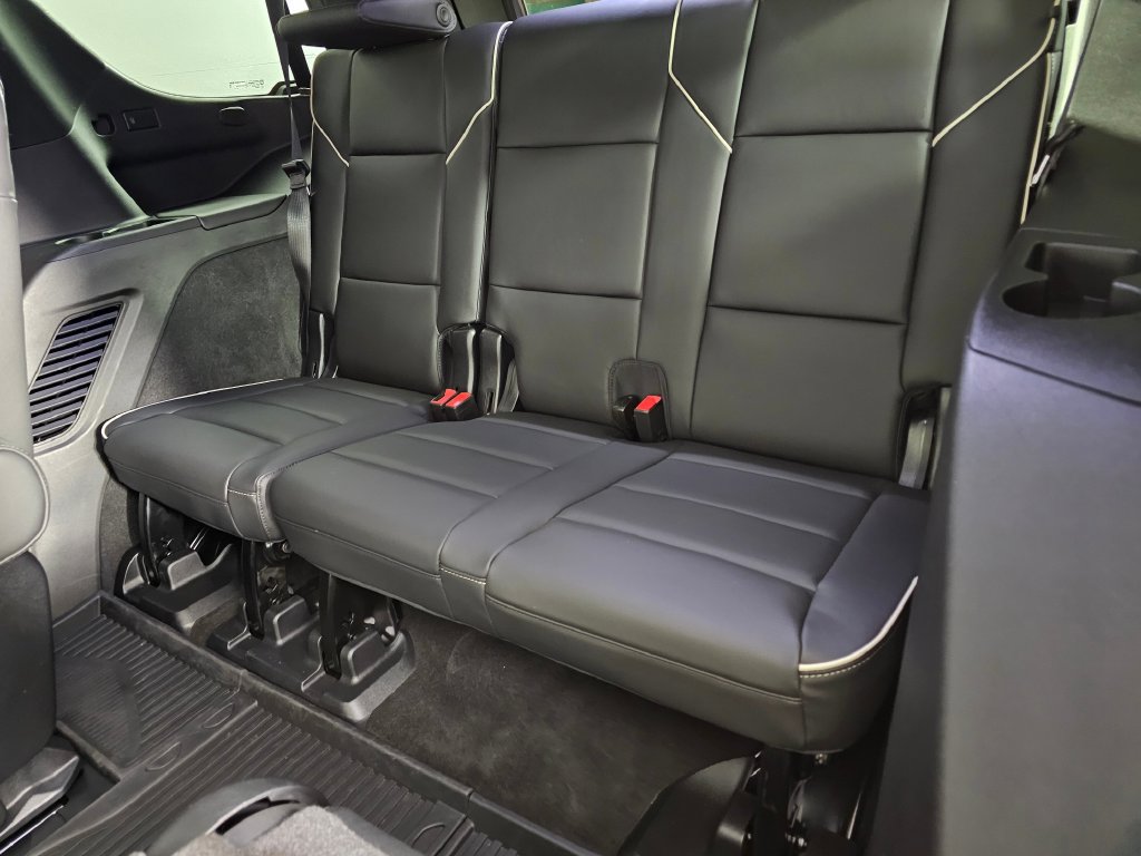 Used 2023 Cadillac Escalade Premium Luxury w/ LPO, Radiant Package AWD/4WD image 20