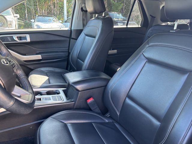 Certified 2022 Ford Explorer XLT w/ Equipment Group 202A image 6