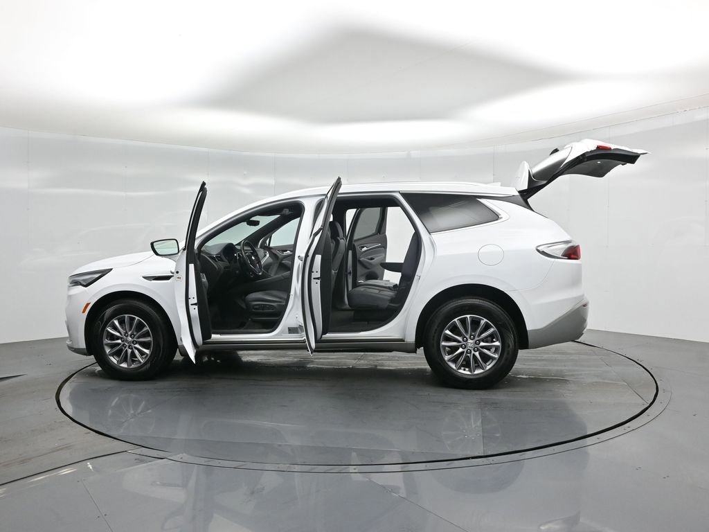 Used 2024 Buick Enclave Premium image 61