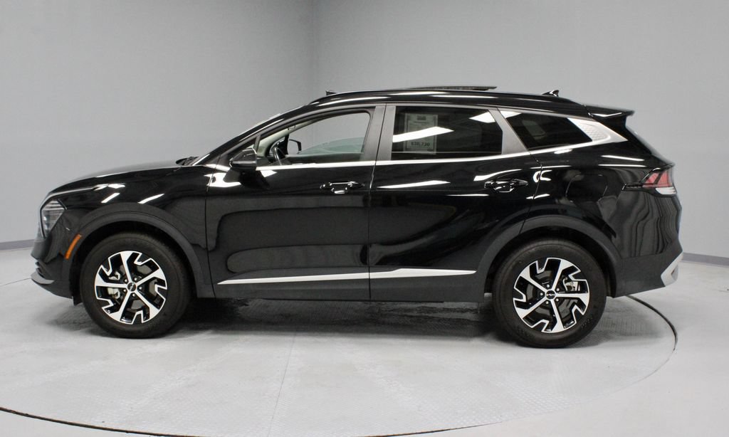 Used 2025 Kia Sportage EX w/ Premium Package AWD/4WD image 8