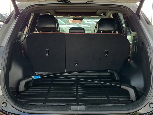 Used 2025 Kia Sportage SX image 12