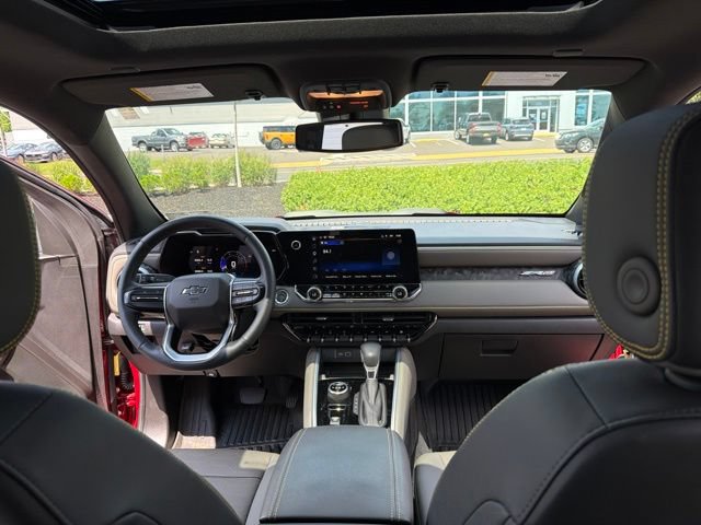 Used 2025 Chevrolet Colorado ZR2 w/ Technology Package AWD/4WD image 17