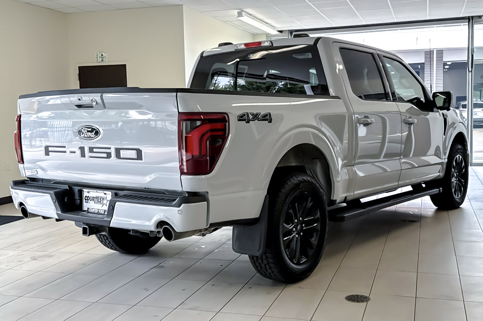 Certified 2025 Ford F150 Lariat w/ Equipment Group 502A High AWD/4WD image 4