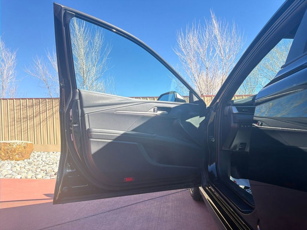 Used 2025 Toyota Camry SE FWD image 9