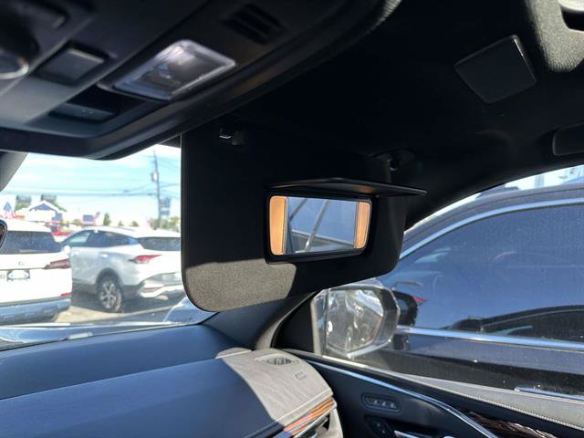 Used 2024 Cadillac Escalade Premium Luxury AWD/4WD image 16