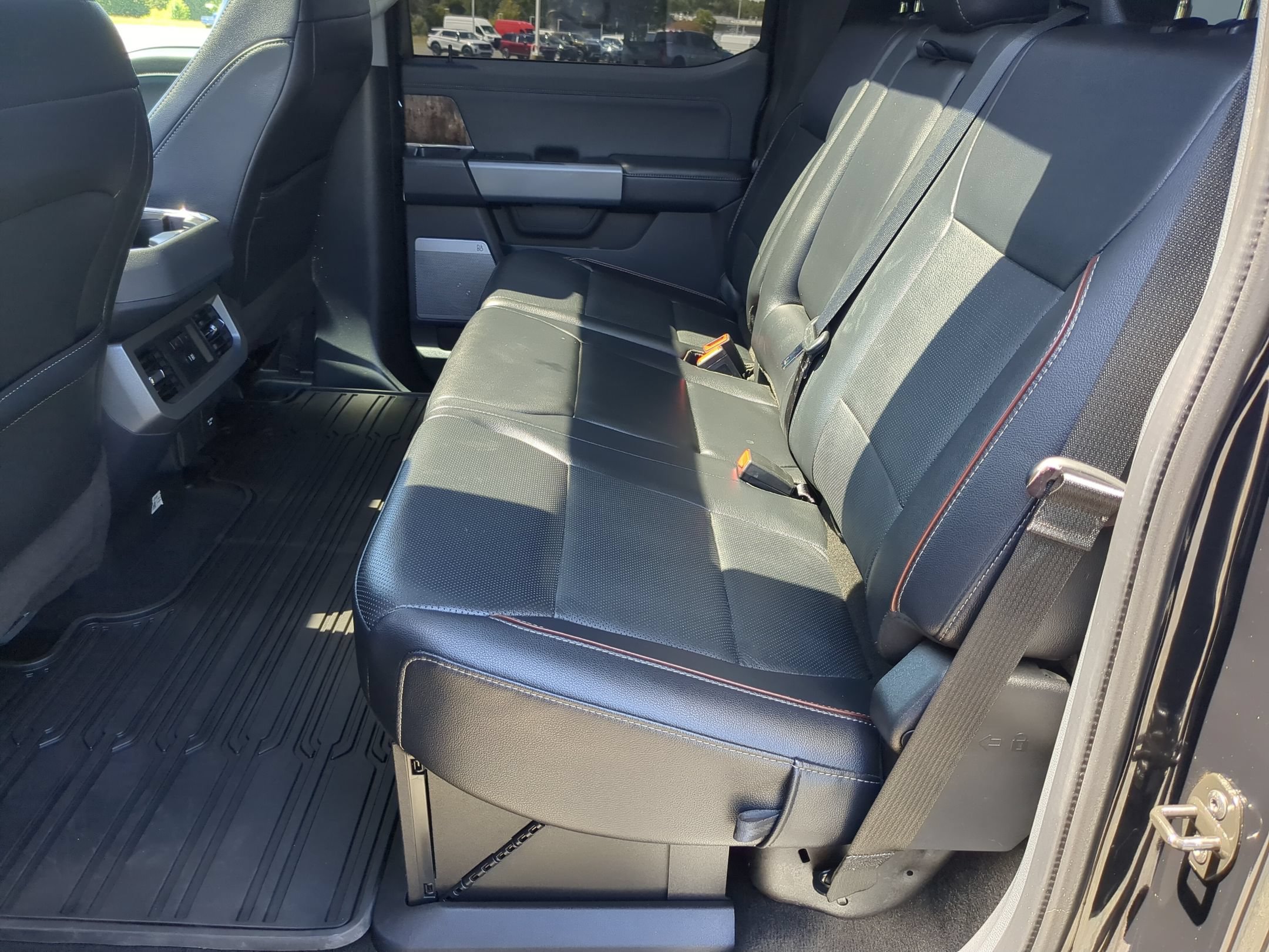 Certified 2023 Ford F250 Lariat w/ Lariat Ultimate Package AWD/4WD image 31