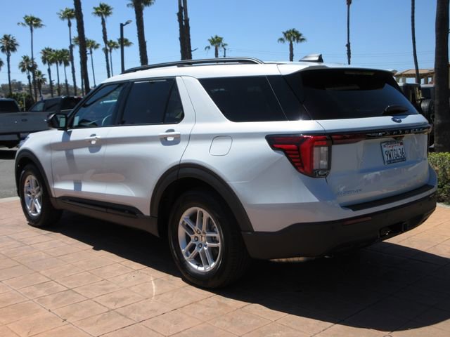 Certified 2026 Ford Explorer Active RWD image 2