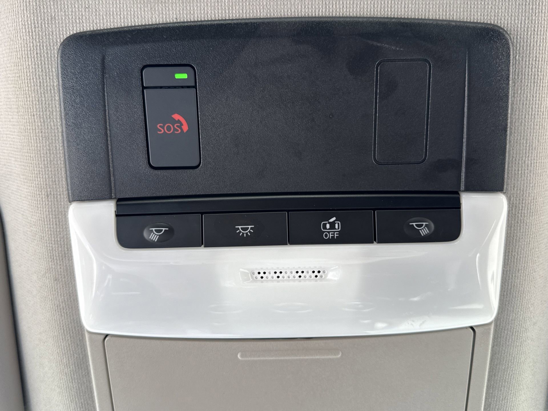 Used 2025 Nissan Sentra SV FWD image 9