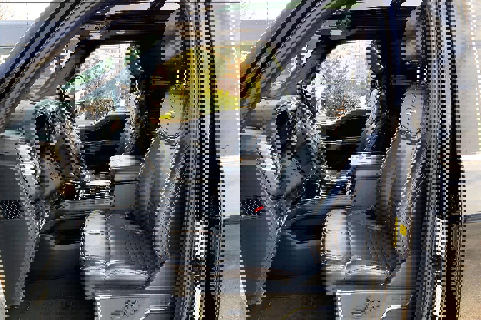 Certified 2024 Ford F350 Platinum w/ FX4 Off-Road Package image 10