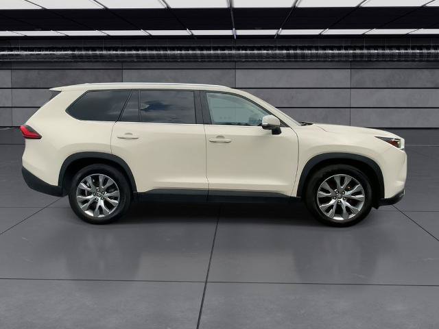 Used 2024 Toyota Grand Highlander AWD image 15