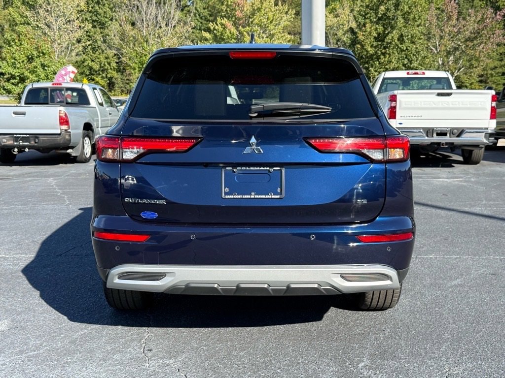 Used 2024 Mitsubishi Outlander SE Black Edition image 5