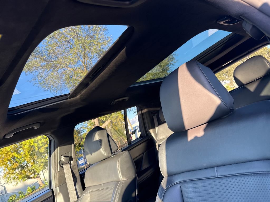 Used 2025 Hyundai Santa Fe Calligraphy image 8