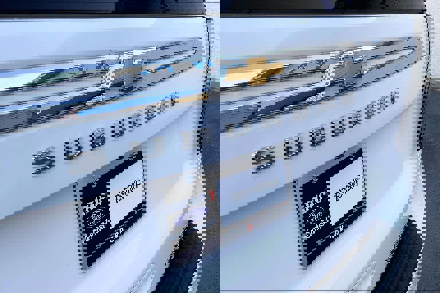 Used 2023 Chevrolet Suburban Premier image 30