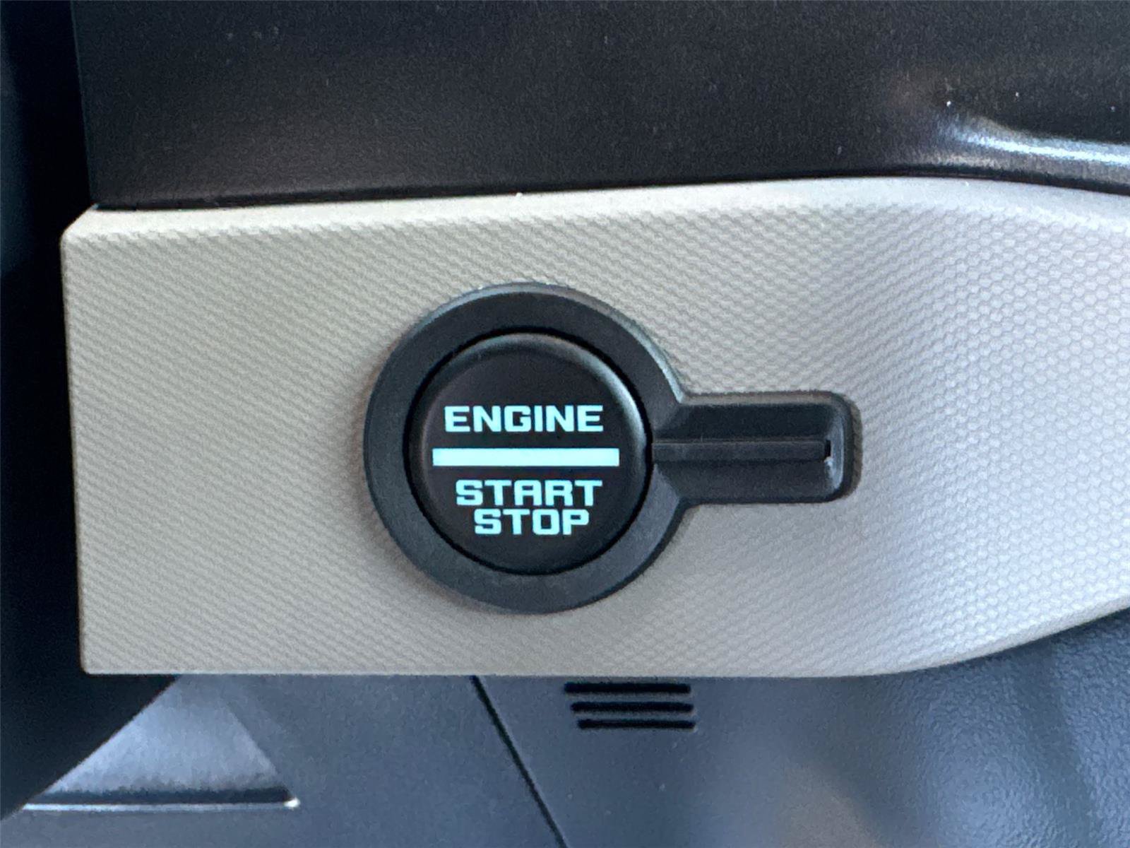 Certified 2022 Ford Bronco Wildtrak AWD/4WD image 31
