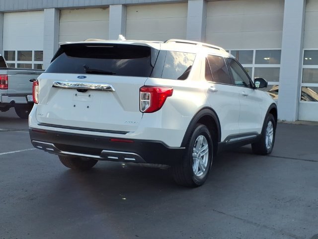Certified 2024 Ford Explorer XLT w/ Equipment Group 202A AWD/4WD image 4