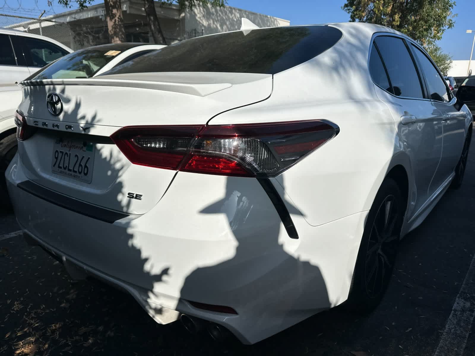 Used 2023 Toyota Camry SE w/ Convenience Package FWD image 4