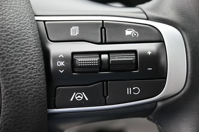 Used 2025 Kia Sportage EX w/ Premium Package FWD image 15