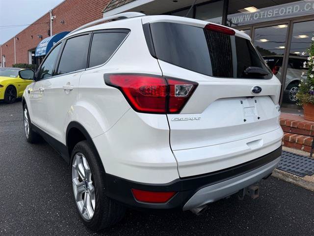 Certified 2019 Ford Escape Titanium AWD/4WD image 3