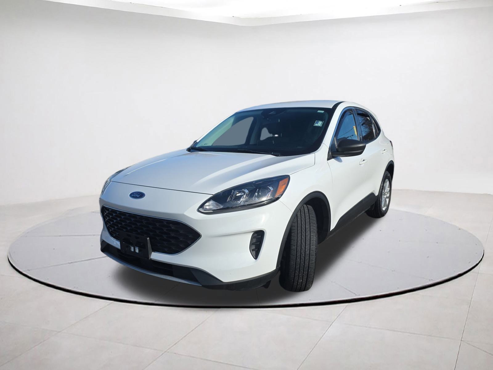 Certified 2022 Ford Escape SE w/ Cold Weather Package image 3