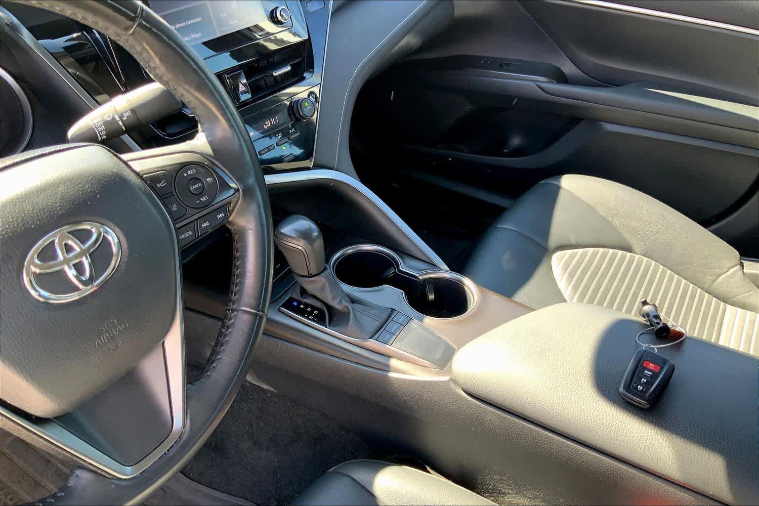 Used 2024 Toyota Camry SE w/ Convenience Package FWD image 15