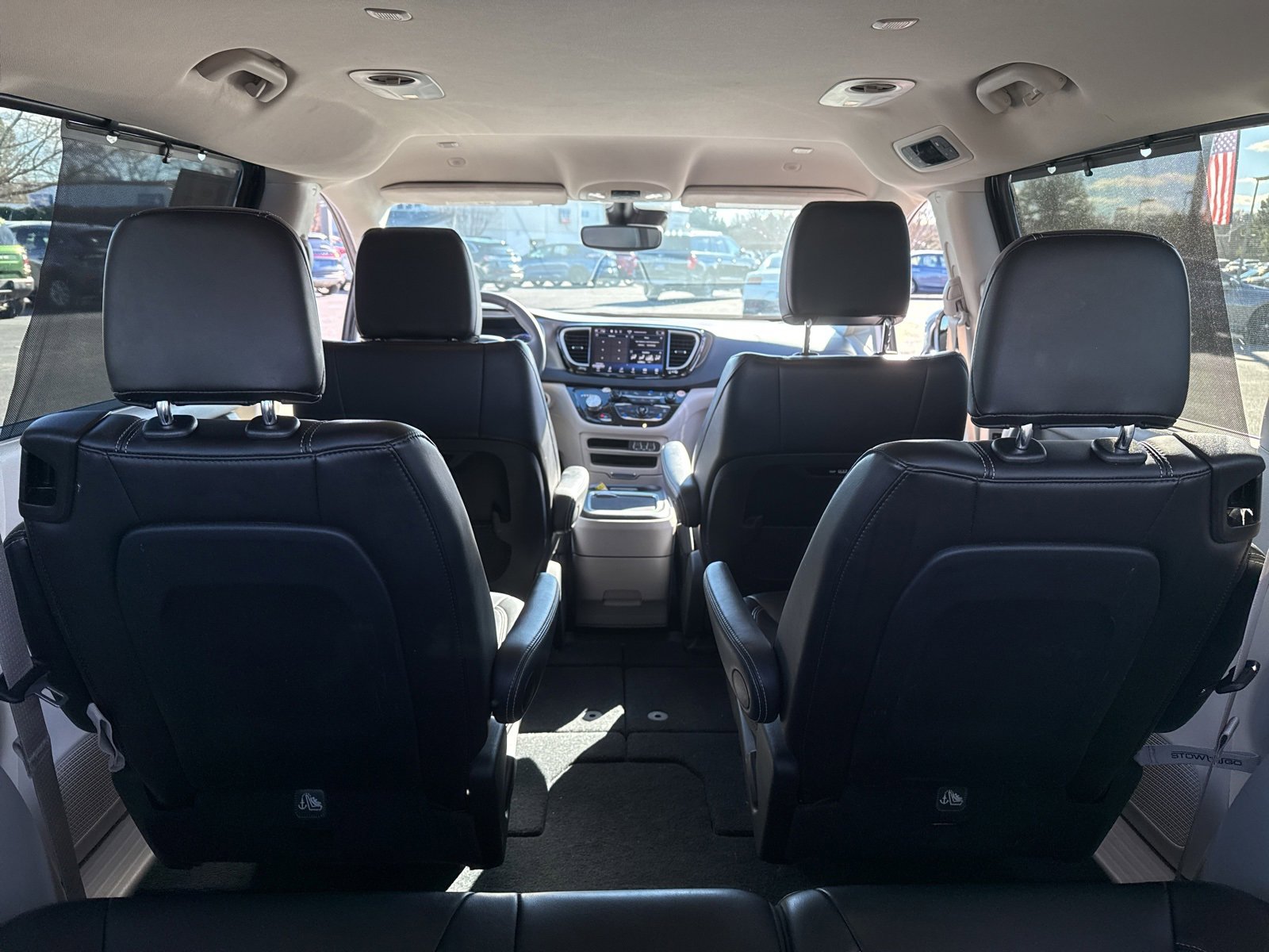 Used 2024 Chrysler Pacifica Touring-L image 31