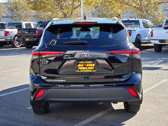 Used 2024 Toyota Highlander XLE AWD/4WD image 5