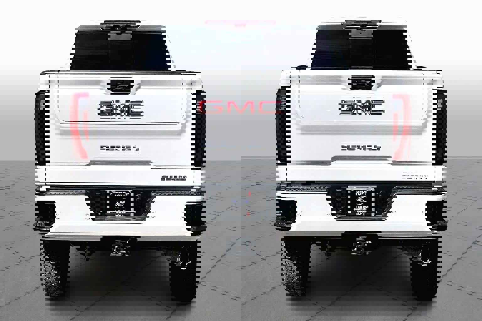 Used 2025 GMC Sierra 2500 Denali w/ Denali Reserve Package image 2