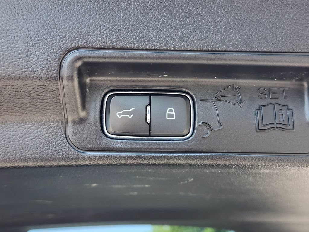 Certified 2022 Ford Explorer XLT w/ Equipment Group 202A AWD/4WD image 34