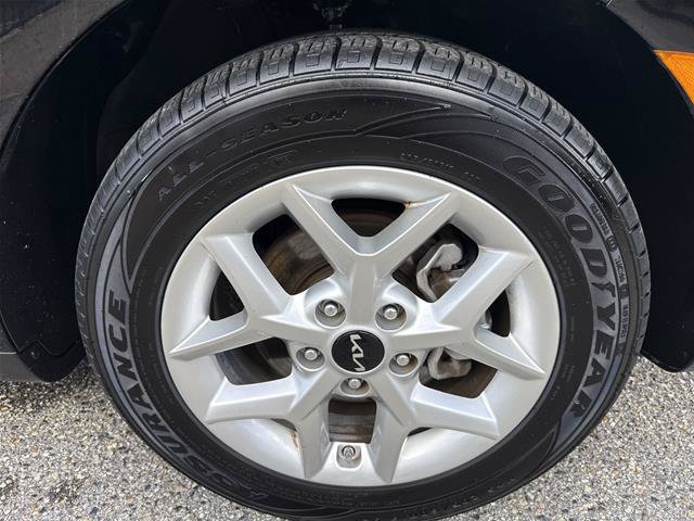 Used 2024 Kia Soul LX w/ Option Group 015 FWD image 17