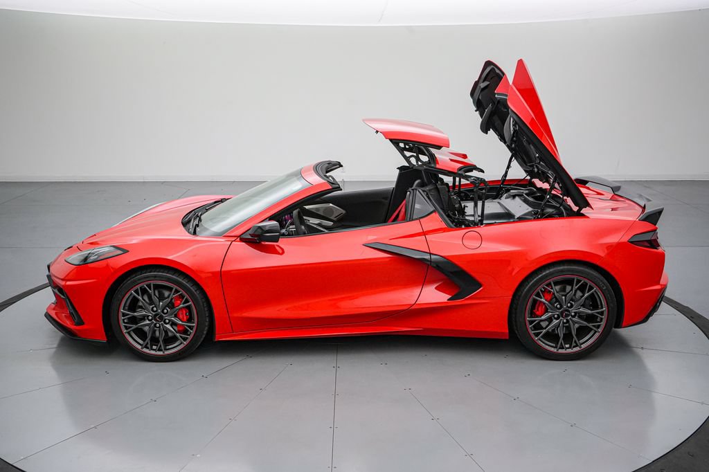 Used 2023 Chevrolet Corvette Stingray Premium Conv w/ Z51 Performance Package RWD image 8