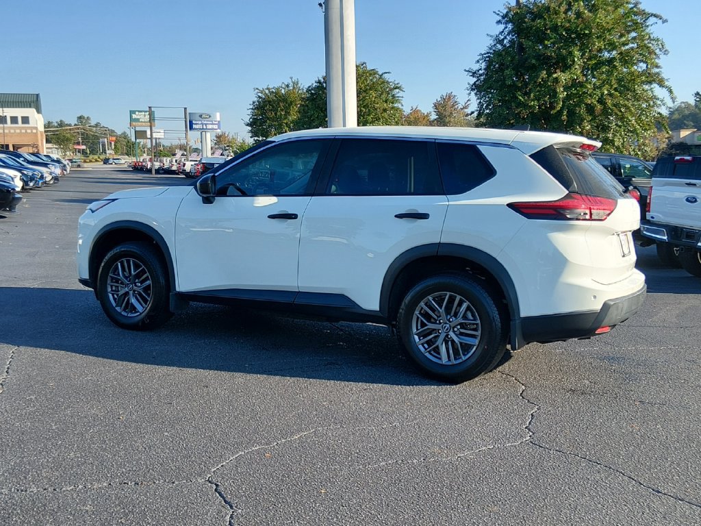 Used 2025 Nissan Rogue S FWD image 6