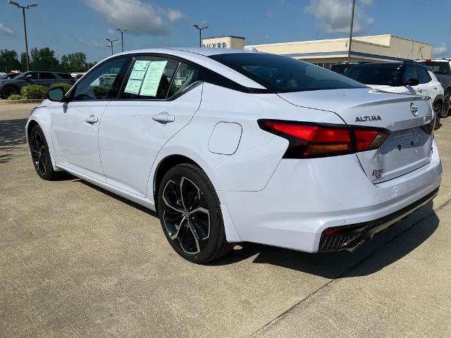 Used 2024 Nissan Altima 2.5 SR AWD/4WD image 3