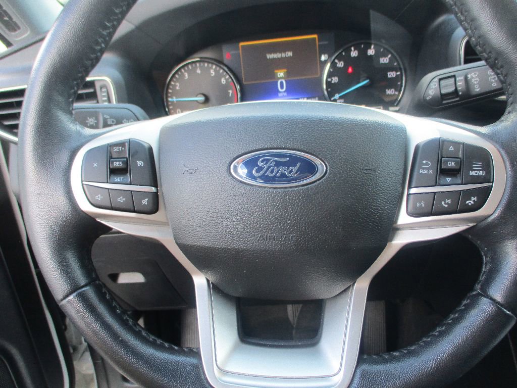 Certified 2022 Ford Explorer XLT w/ Equipment Group 202A image 11