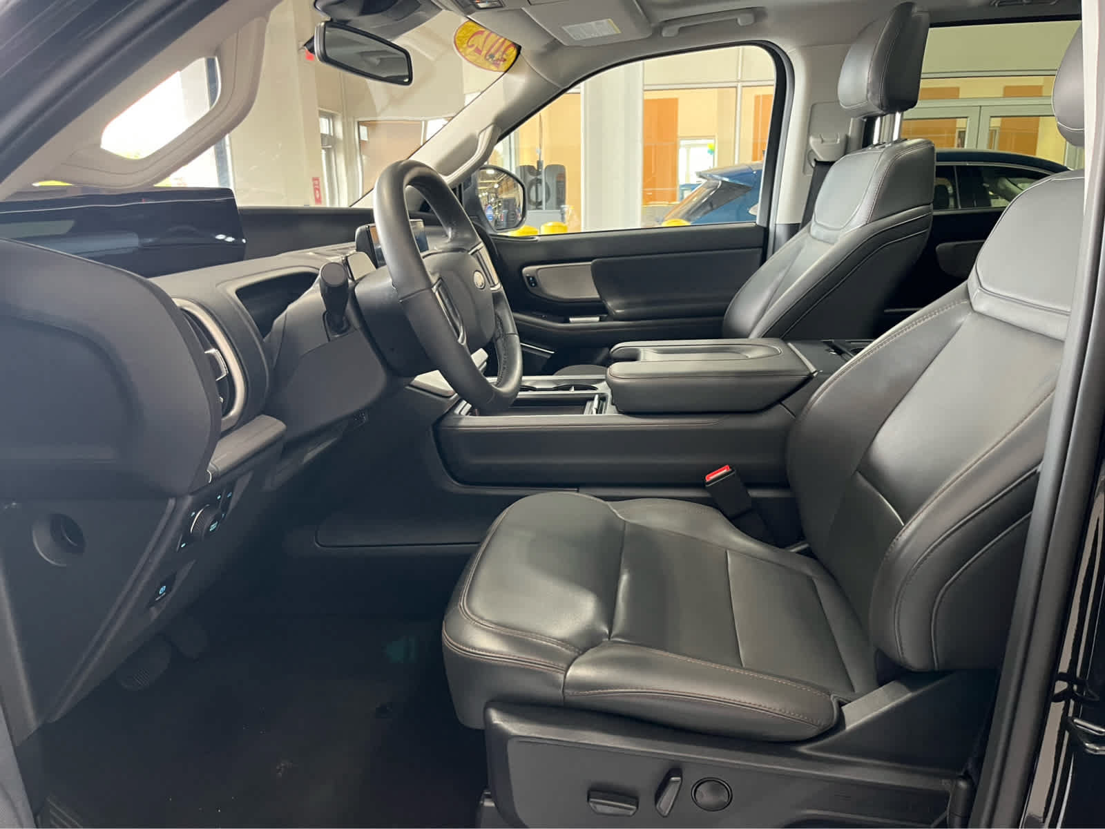 Certified 2025 Ford Expedition Active AWD/4WD image 22