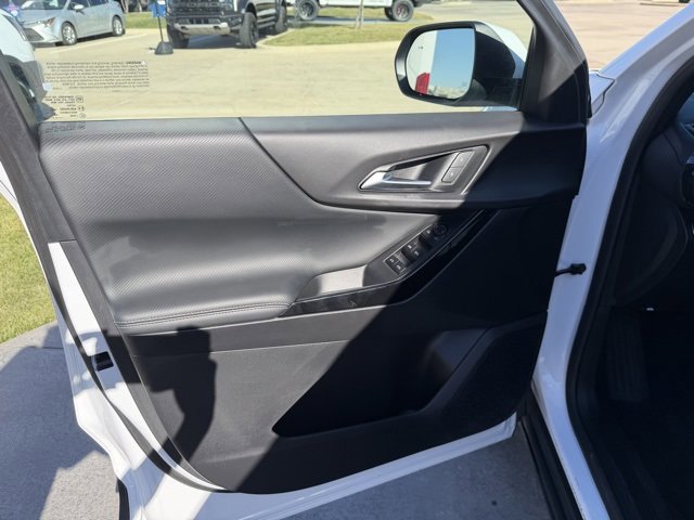 Used 2025 Chevrolet Equinox LT image 8