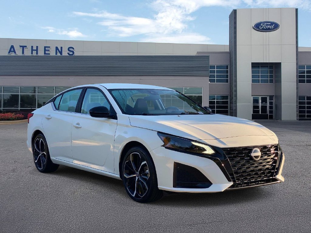 Used 2026 Nissan Altima 2.5 SR FWD image 1
