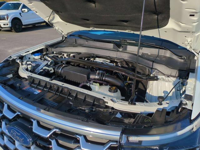 Certified 2025 Ford Explorer Platinum w/ Ultimate Package AWD/4WD image 38