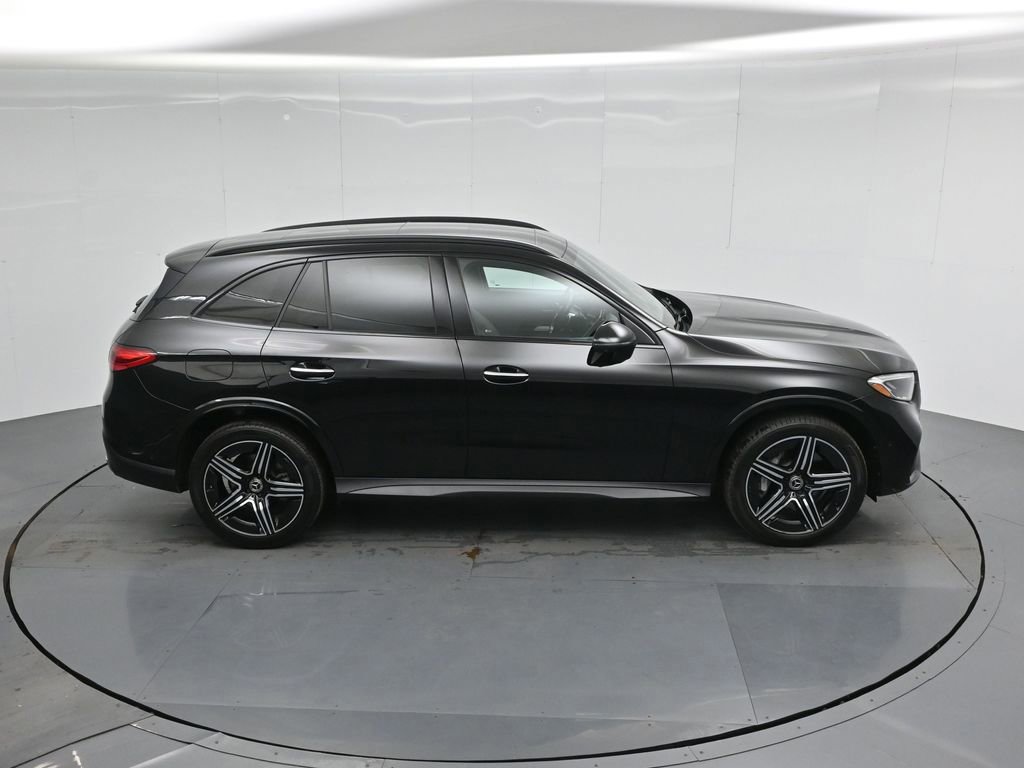 Used 2023 Mercedes-Benz GLC 300 image 9