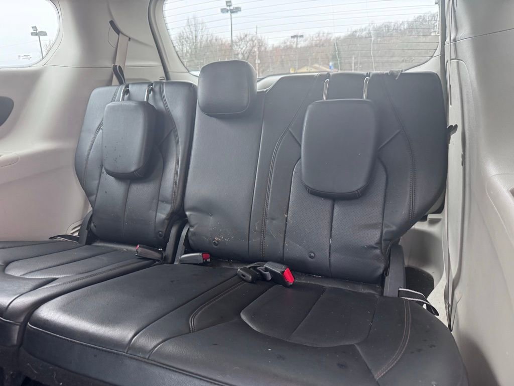 Used 2020 Chrysler Pacifica Touring-L image 12