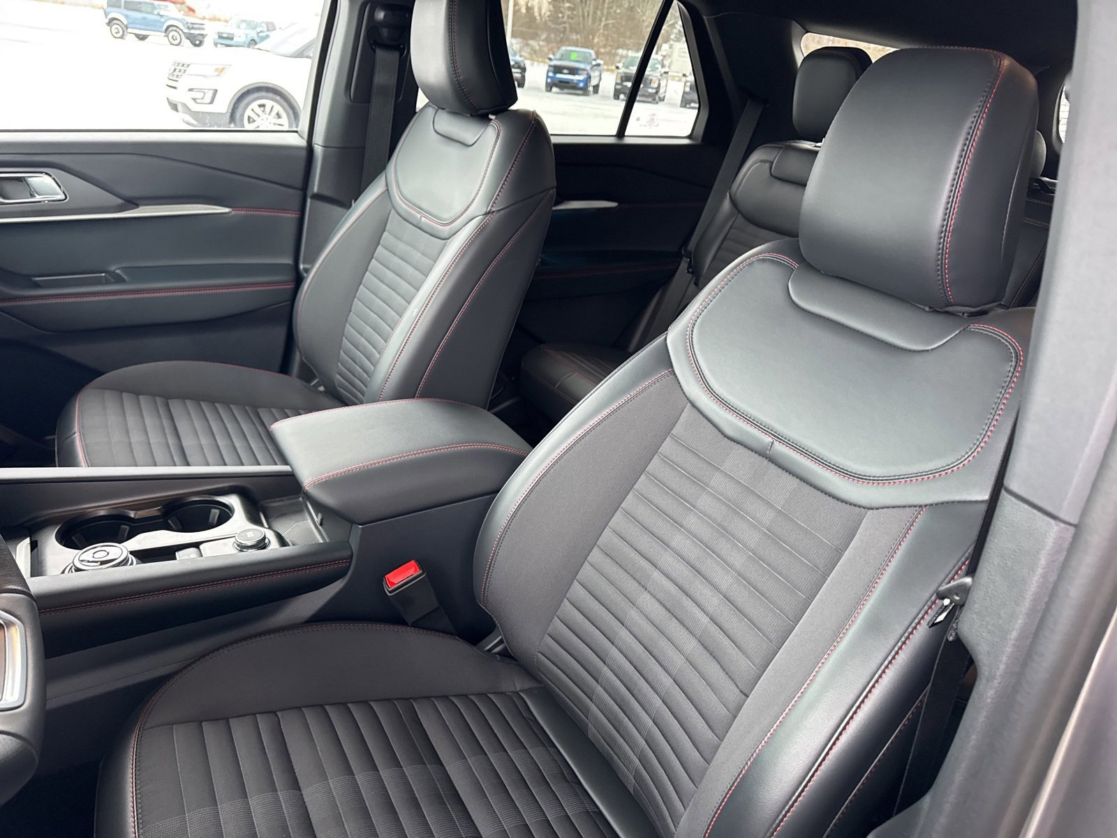 Certified 2025 Ford Explorer ST-Line w/ Premium Package image 24