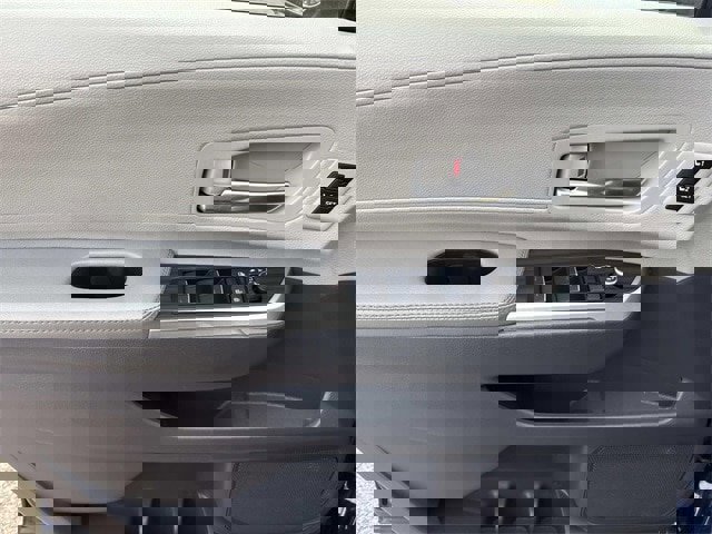 Used 2022 Toyota Sienna Limited image 25