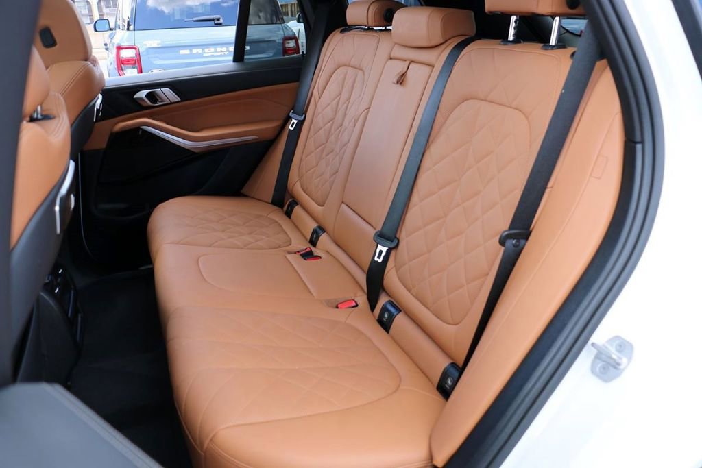 Used 2024 BMW X5 sDrive40i w/ Parking Assistance Package RWD image 22