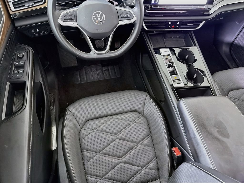 Used 2024 Volkswagen Atlas SE w/ Panoramic Sunroof Package FWD image 28