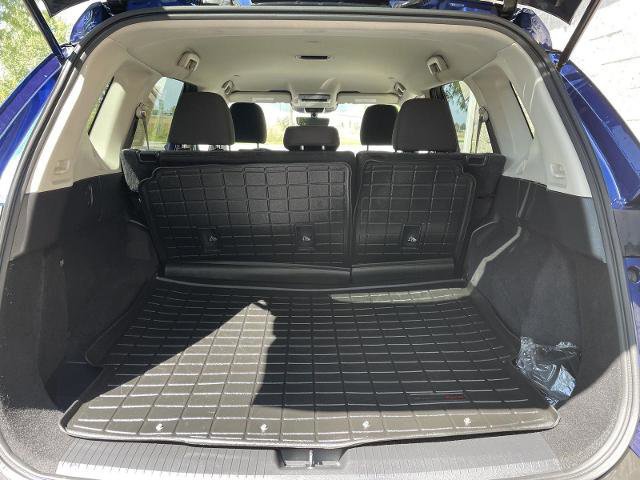 Used 2022 Nissan Rogue SV image 35