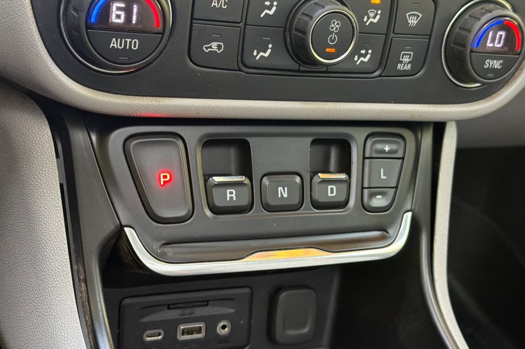 Used 2019 GMC Terrain SLT w/ Infotainment Package II AWD/4WD image 16